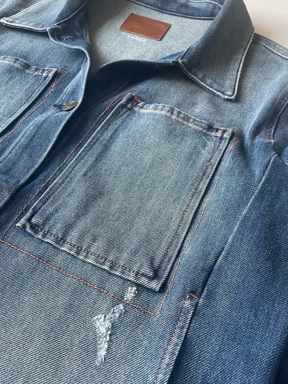 Evereve Jean Denim Buckle Distressed Jacket Size L - Picture 5 of 14